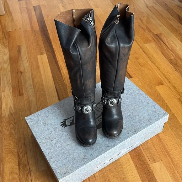 Freebird Casper 
Rare and retired design! - Picture 2 of 8